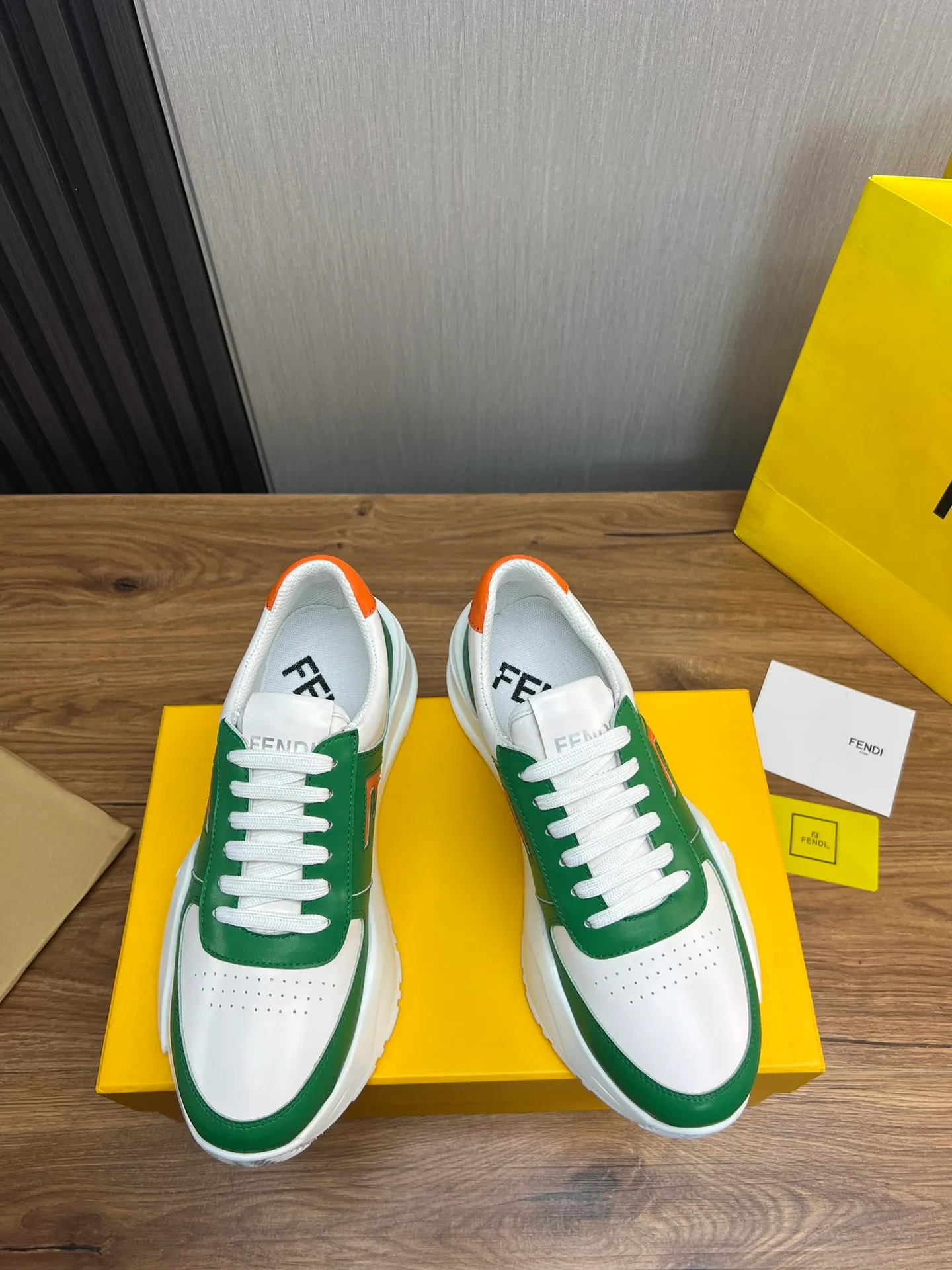 Men's shoes 💰520💰 Fendi [Fendi] hot style is on the market 🔥Fashionable casual men's shoes 🔱 Made of original cowhide + breathable mesh lining + sheepskin feet, perfect shape, top quality, you deserve it 🔜Original outsole, ultra-light, non-slip and wear-resistant 👣 Standard size 38-44 (customized in 45)